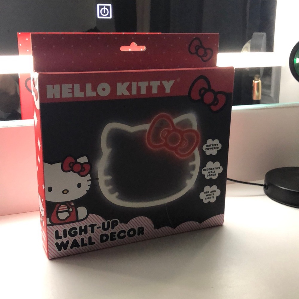 Hello kitty light decor